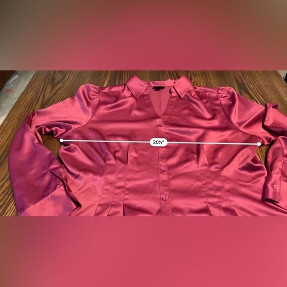 East 5th Women Blouse Large red Pleats Long Sleeve Button Down Collared EUC - Picture 10 of 10